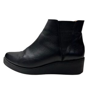 Sixtyseven Leather Wedge Ankle Chelsea Boots Black, size 39